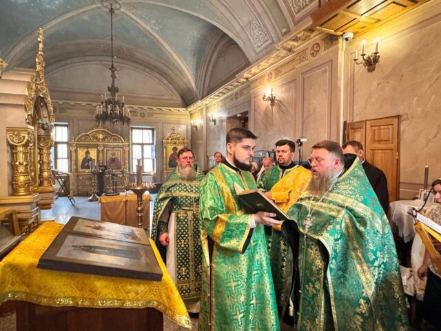 Литургия в престольный праздник преподобных Зосимы и Савватия Соловецких