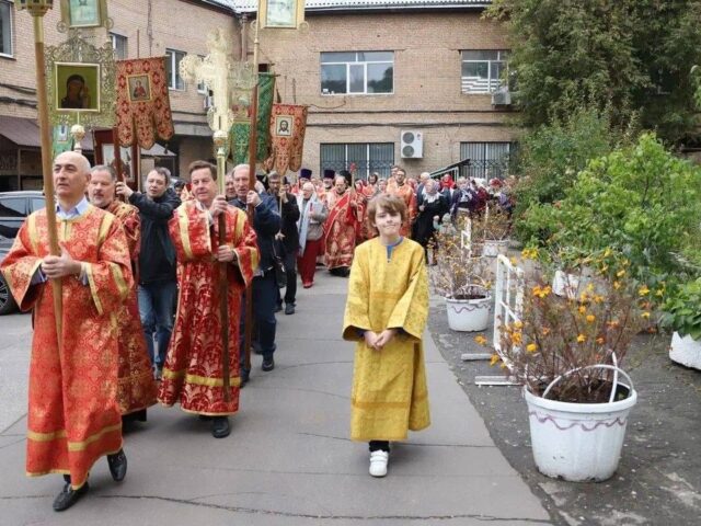 Литургия в храме Воскресения Словущего в Даниловской слободе